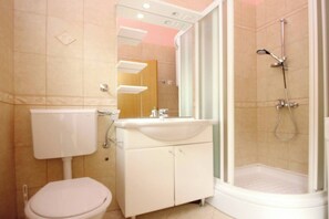 Shower, towels