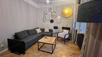 Apartment (6) | Living area | Flat-screen TV