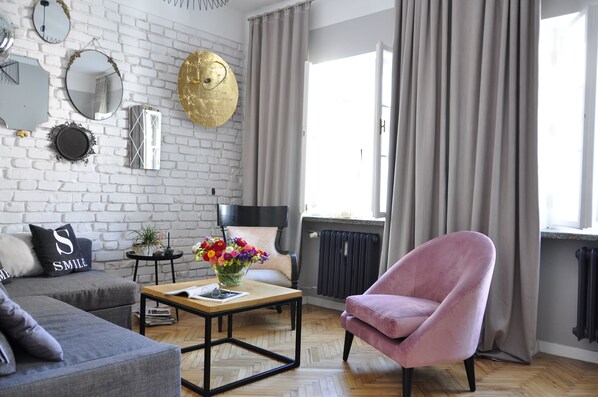 Apartment (6) | Living area | Flat-screen TV - Apartamenty Sun & Snow Klasztorna 8 (Poznan)