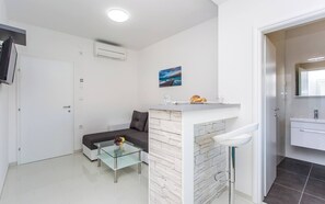 Interior - Modern Apartment Berisha 1 No.2 - with Balcony (Baska)