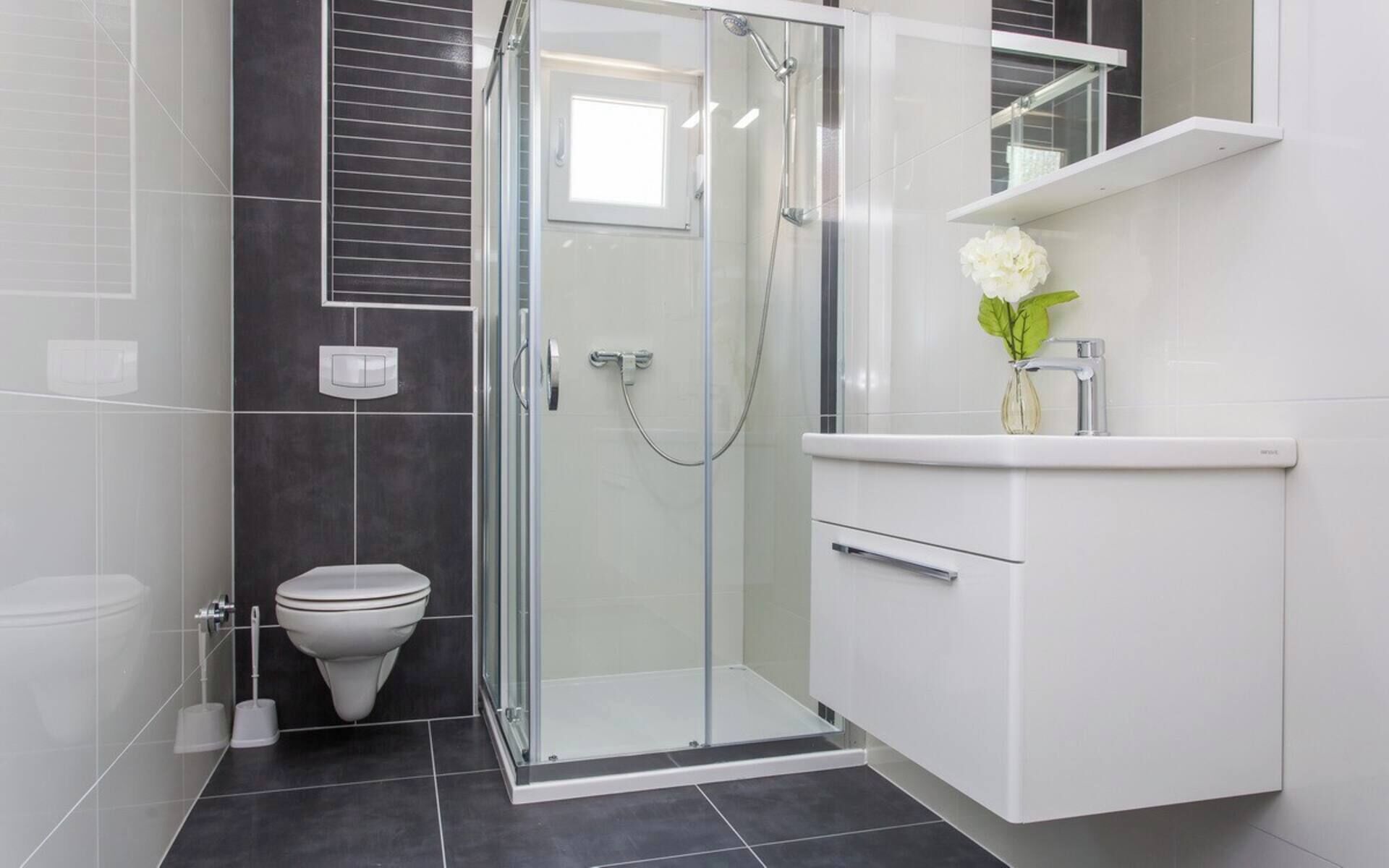 Douche, serviettes fournies
