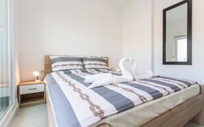 1 bedroom, WiFi, bed sheets
