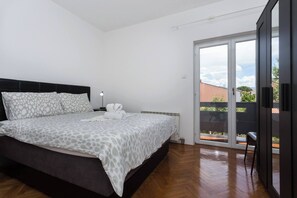 1 camera, Wi-Fi, lenzuola