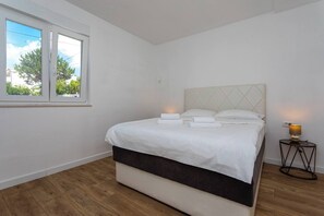 1 habitación, wifi y ropa de cama
