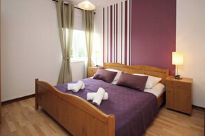 2 bedrooms, WiFi, bed sheets