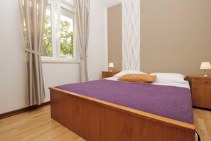 1 bedroom, WiFi, bed sheets