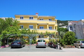 Esterni