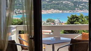 Outdoor dining - Apartment Brnic Nar. more - with Sea View, 350m from the Beach (Baska)