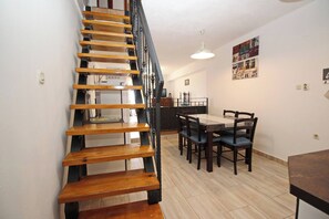 Dining - Charming apartment in old part of Baska - Fantov (Na Vrti) (Baska)