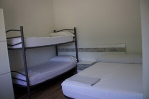 7 habitaciones, tabla de planchar con plancha y wifi gratis 