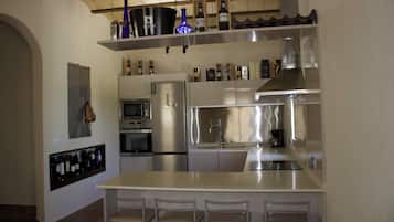 Dining tables, kitchen islands