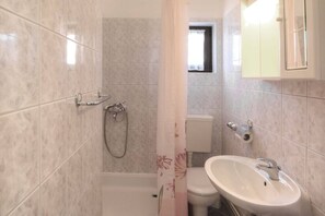 Shower, towels