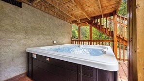 Indoor spa tub