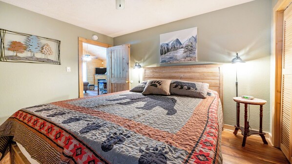 2 slaapkamers, een strijkplank/strijkijzer, gratis wifi, beddengoed