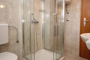 Shower, towels