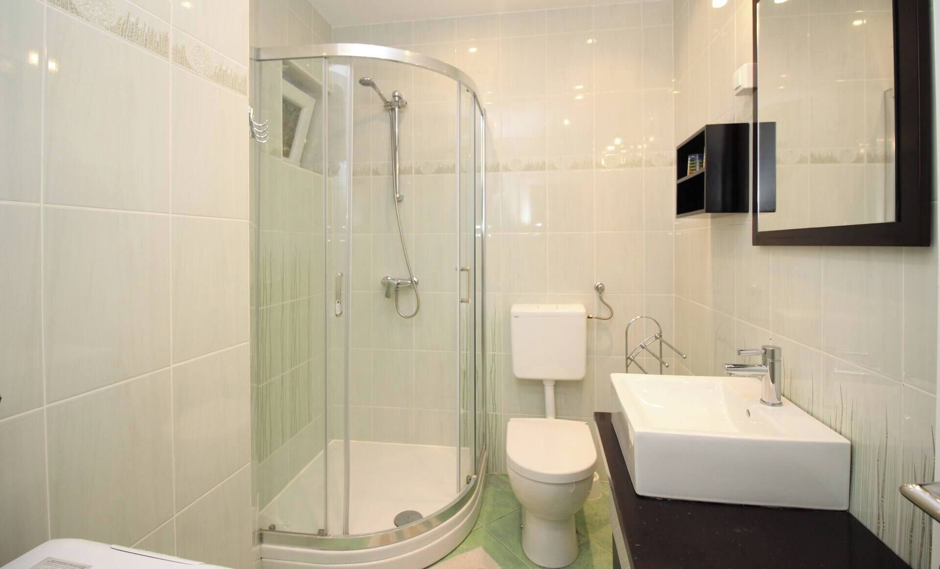 Shower, towels