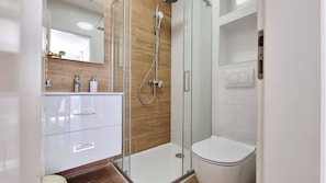 Douche, serviettes fournies