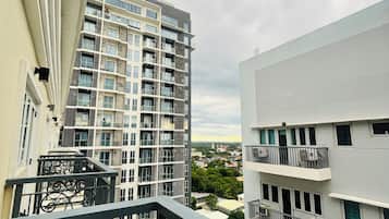 Huone, 1 makuuhuone, kaupunkinäköala | Parveke