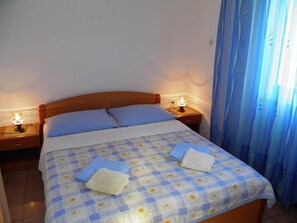 1 habitación, wifi y ropa de cama