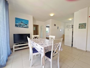 Dining - Apartment Pavlakovic - with Balcony and Parking (Baska)