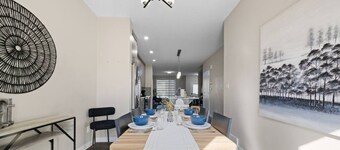 4 BR | Pet Friendly | Steps to Stadium & Rogers!