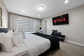 4 多间卧室、办公桌、熨斗/熨衣板、旅行婴儿床