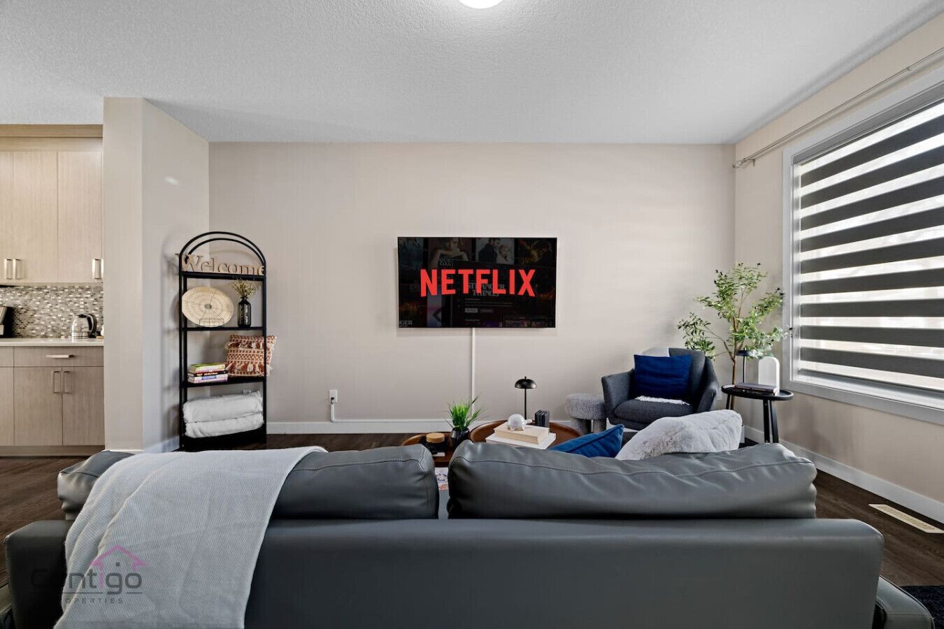 Smart-tv, bøger, kontorer