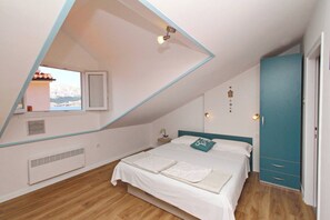 1 bedroom, WiFi, bed sheets