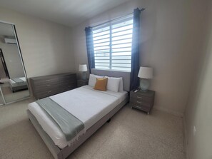 apartman, 1 queen (nagyméretű) franciaágy | Sötétítőfüggöny, vasaló/vasalódeszka és ingyenes wifi