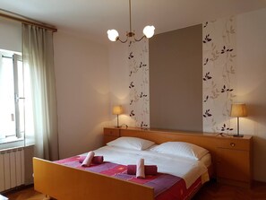 2 bedrooms, WiFi, bed sheets