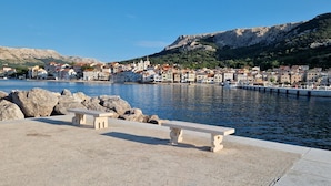 Property grounds - Apartment Valic (stari) - near the Center, 250m from the Beach (Baska)