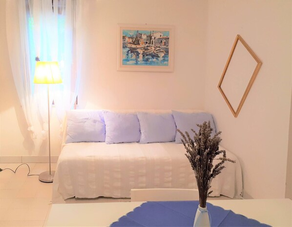 1 bedroom, WiFi, bed sheets - Apartment Valic (stari) - near the Center, 250m from the Beach (Baska)