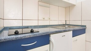 Unclassified image, 5 of 26, button - Apartment Mrakovcic No.1 - with Terrace, 350 m from the Beach (Baska)