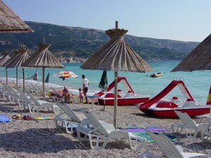 Beach - Apartment Zic No.5 - with Balcony, 350 m from the Beach (Baska)