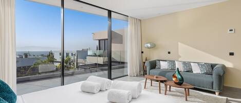 4 slaapkamers, een strijkplank/strijkijzer, gratis wifi, beddengoed