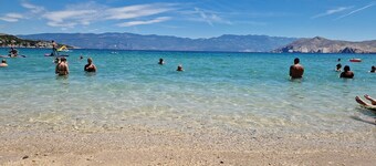 Apartment Dean with balcony and sea view for 4-5 persons