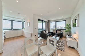 Living area - Roomspace Apartments - Oasis Way (Wembley)