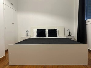 4 camere, una scrivania, ferro/asse da stiro, Wi-Fi