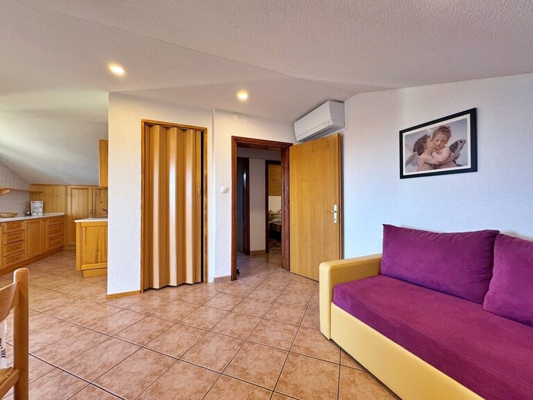 Apartment Pavle 3 - Quiet Location, Sea View, Pets Allowed, Garden, Bbq, Free Parking - Malinska