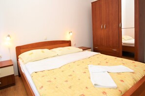 3 bedrooms, WiFi, bed sheets