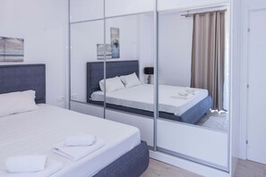 1 bedroom, iron/ironing board, WiFi, bed sheets - Luxury Athens Riviera 1 Bd Retreat next to Beach (Voula)