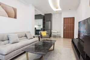 TV - Luxury Athens Riviera 1 Bd Retreat next to Beach (Voula)