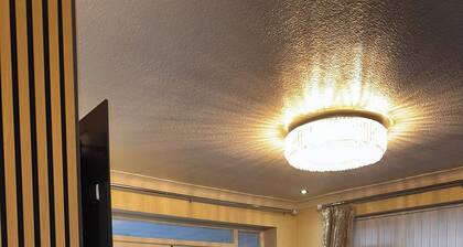 Bungalow Bliss: Recently Renovated 3 Bedroom Stay