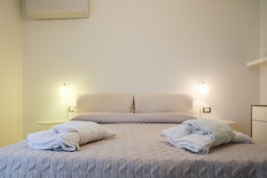 1 chambre, fer et planche Ă repasser, draps fournis