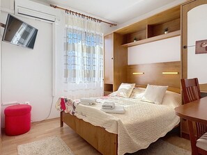 WiFi, bed sheets
