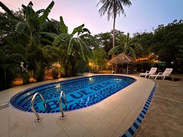 Outdoor pool - Blue Beach Resort (Sam Roi Yot)