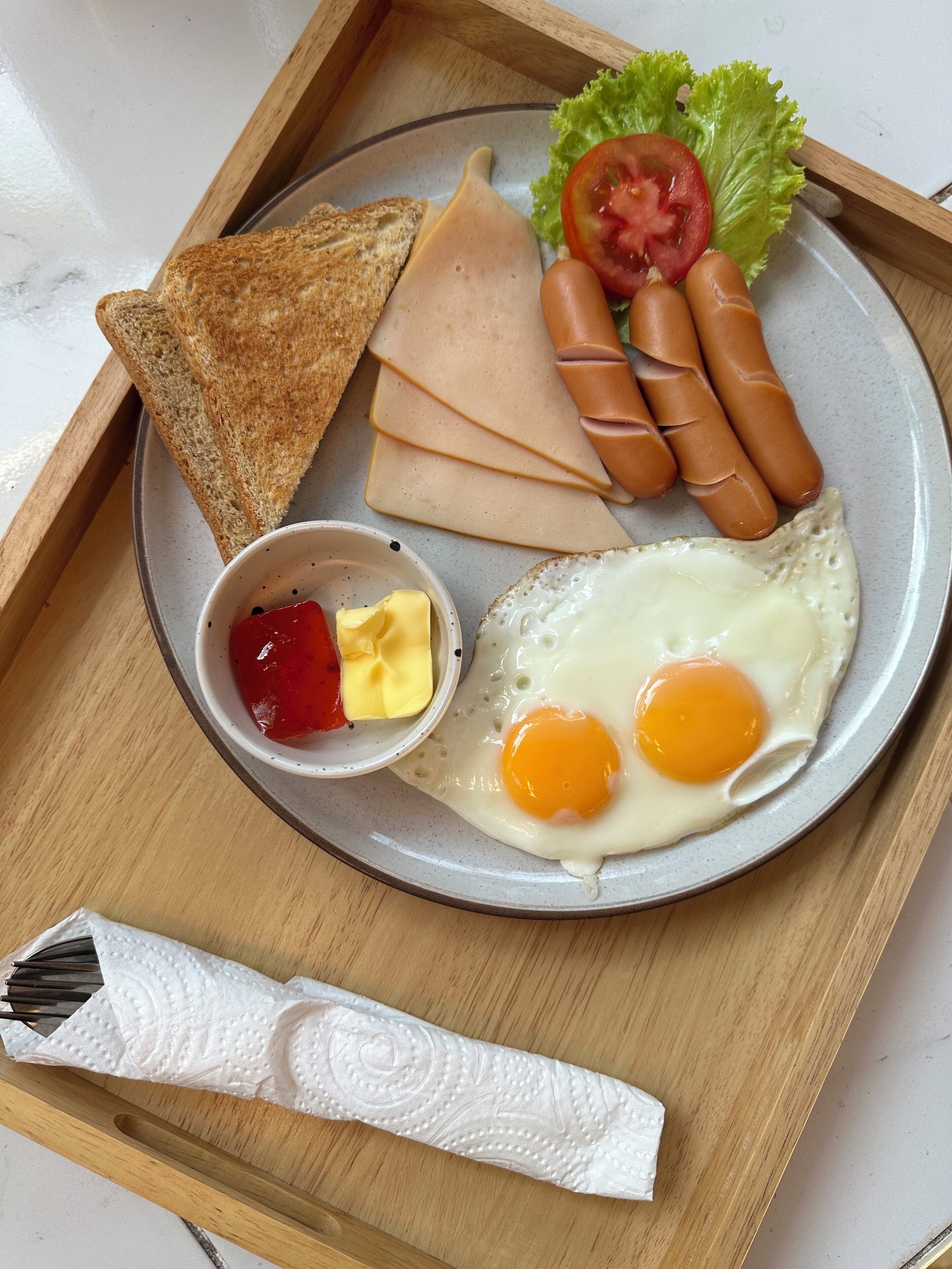 Daily English breakfast for a fee