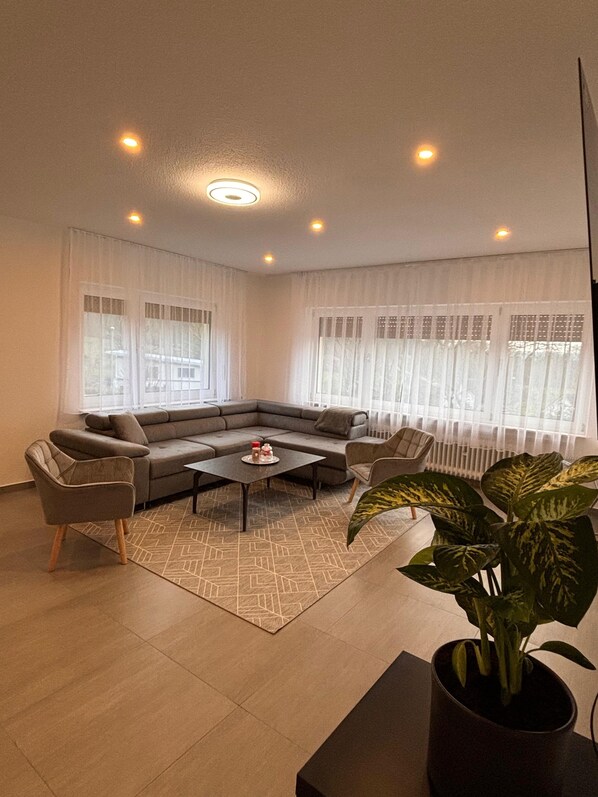 Living area - NERA vacation apartment with a beautiful view and quiet atmosphere (Gelnhausen)