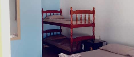 Classic-Vierbettzimmer, Bergblick | Kostenloses WLAN