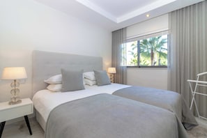 3 bedrooms, iron/ironing board, WiFi (free), bed sheets